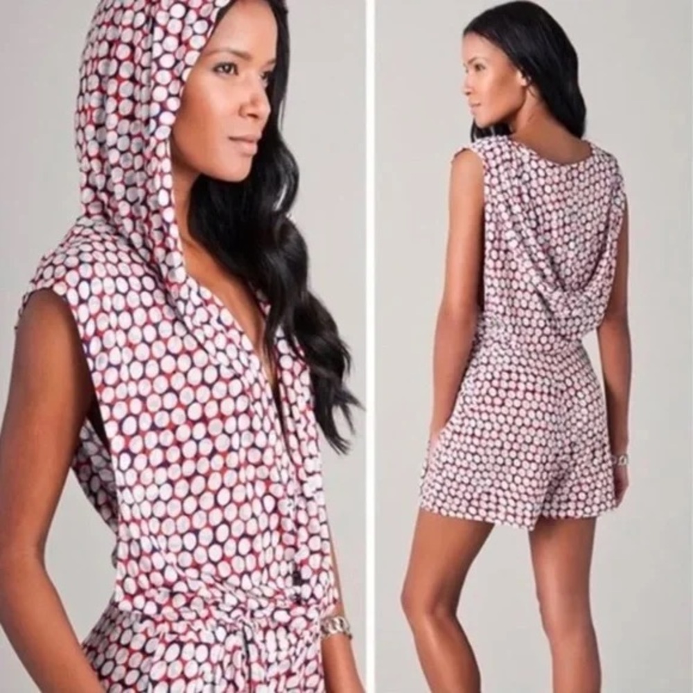 $398 Diane Von Furstenberg Sleeveless Hooded Romper in Dot Print